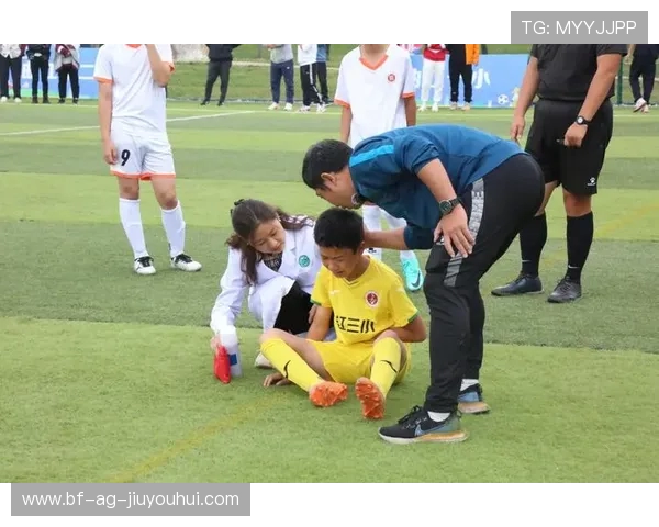 以热力公司足球营地为核心打造青少年运动成长与团队精神培育基地